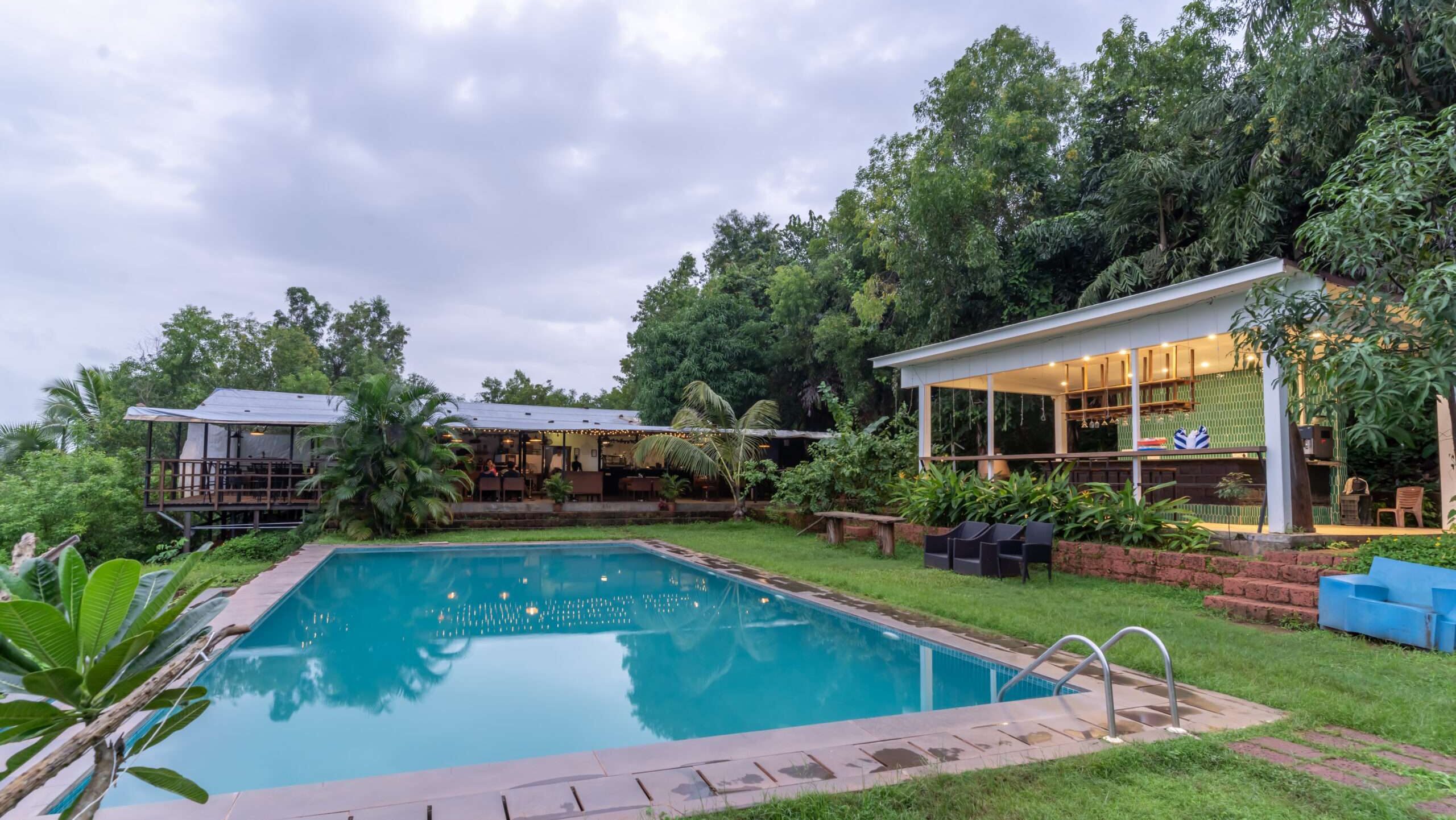 Coomon Swimming Pool Preview